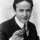 Illustration for article titled How Harry Houdini and iScientific American/i Fought the Fake Mediums of the 1920s